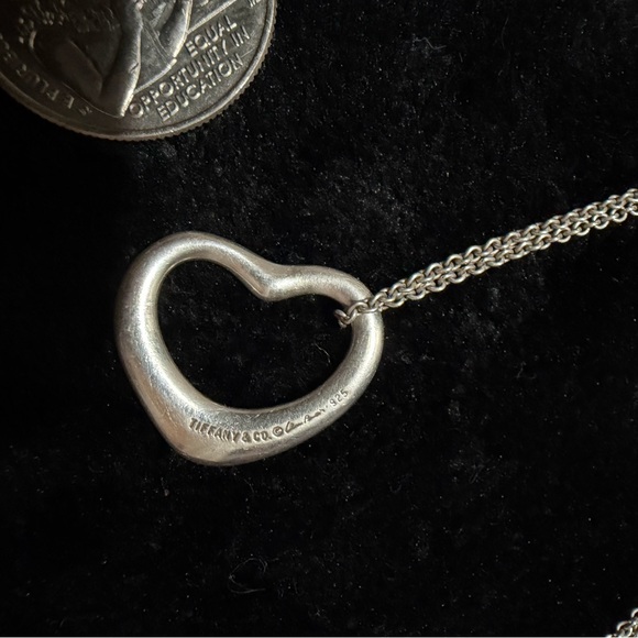 AUTHENTIC Vintage Tiffany&CO Elsa Heart Necklace - Picture 8 of 13
